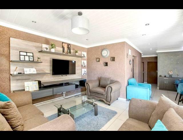 4 BEDROOM HOUSE FOR SALE IN GLEN RIDGE